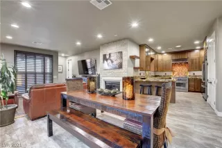 Photo #1: 2312226 Listing