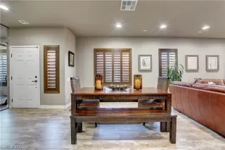 Photo #2: 2312226 Listing