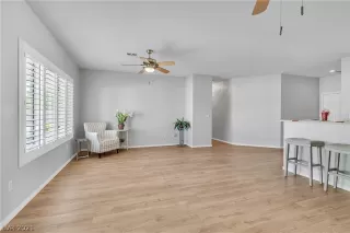 Photo #4: 2312230 Listing 