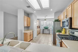 Photo #6: 2312230 Listing 