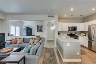 Photo #4: 2312264 Listing