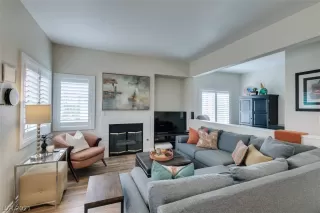 Photo #6: 2312264 Listing