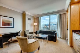 Photo #5: 2312278 Listing 