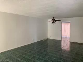 Photo #1: 2312283 Listing