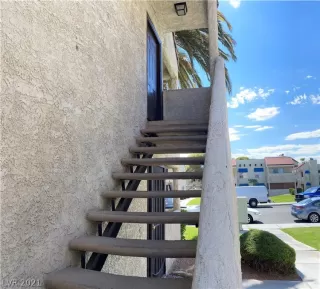 Photo #2: 2312288 Listing