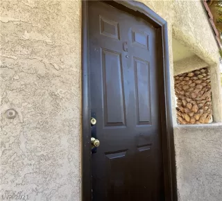 Photo #3: 2312288 Listing