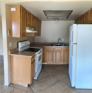Photo #6: 2312288 Listing