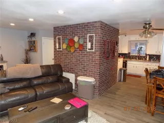 Photo #5: 2312339 Listing 