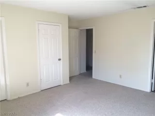 Photo #4: 2312342 Listing 