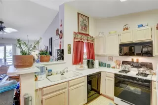 Photo #5: 2312344 Listing