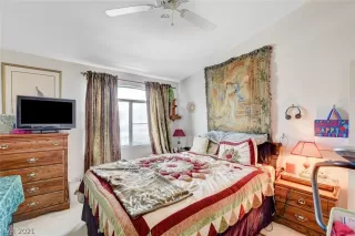 Photo #6: 2312344 Listing