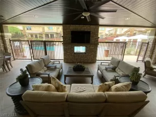 Photo #4: 2312354 Listing 