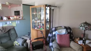 Photo #6: 2312357 Listing 