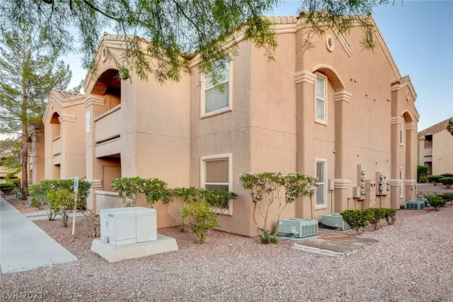 MLS: 2312385 Condo For Sale