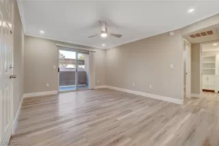 Photo #3: 2312385 Listing