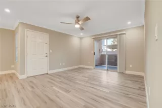 Photo #4: 2312385 Listing