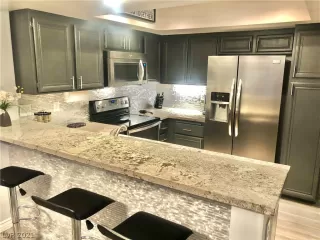 Photo #2: 2312403 Listing 