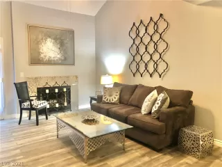 Photo #6: 2312403 Listing 