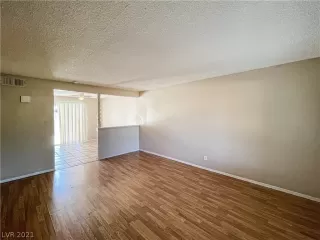 Photo #2: 2312406 Listing 