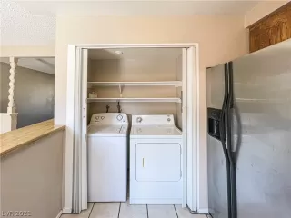 Photo #6: 2312406 Listing 