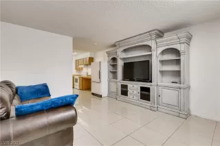 Photo #5: 2312437 Listing 