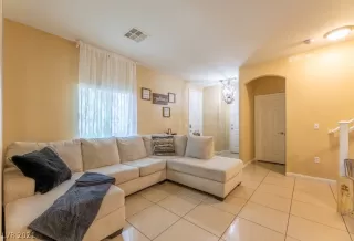 Photo #4: 2312465 Listing 