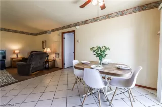 Photo #4: 2312466 Listing 