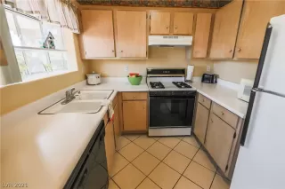 Photo #5: 2312466 Listing 