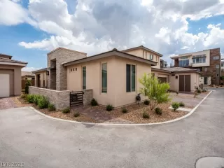 Photo #1: 2312486 Listing 