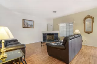 Photo #1: 2312515 Listing