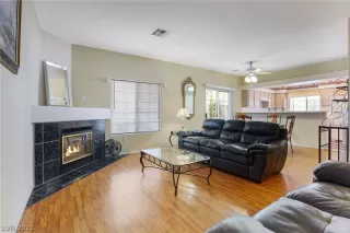 Photo #2: 2312515 Listing