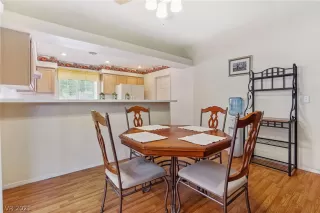 Photo #4: 2312515 Listing