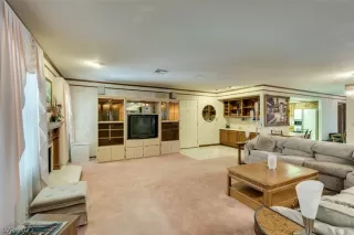 Photo #3: 2312530 Listing