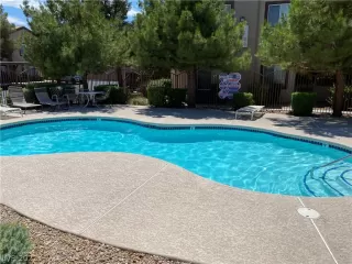 Photo #2: 2312542 Listing