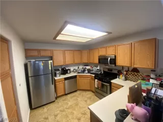 Photo #3: 2312542 Listing