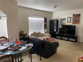 Photo #5: 2312542 Listing