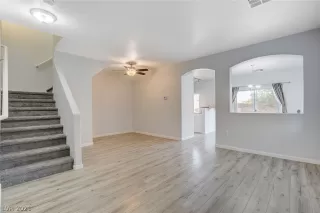 Photo #4: 2312546 Listing