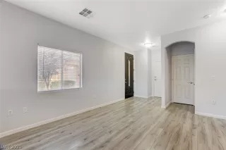 Photo #6: 2312546 Listing