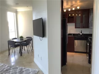 Photo #5: 2312549 Listing 