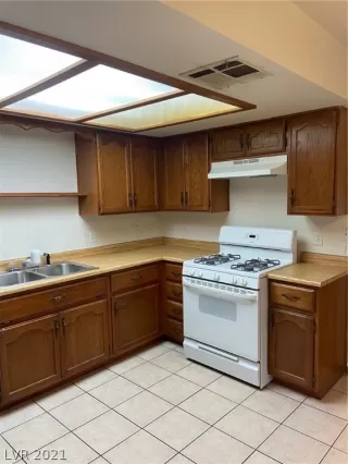 Photo #6: 2312554 Listing 