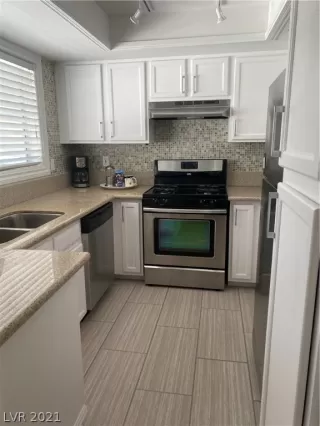 Photo #6: 2312599 Listing 