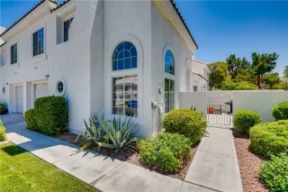 Photo #2: 2312615 Listing 