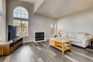 Photo #3: 2312615 Listing 