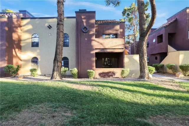 MLS: 2312624 Condo For Sale