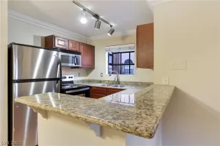 Photo #4: 2312624 Listing