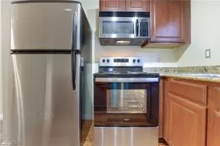 Photo #5: 2312624 Listing