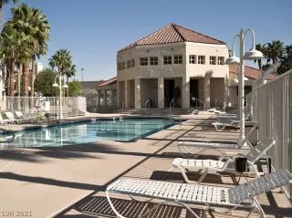 Photo #1: 2312628 Listing 