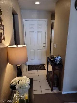 Photo #2: 2312628 Listing 