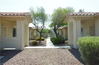 Photo #3: 2312635 Listing