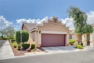 Photo #2: 2312702 Listing